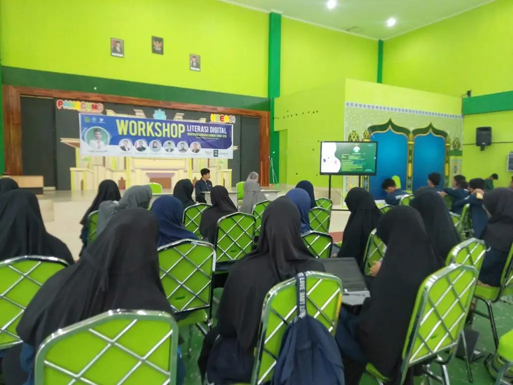 Penyampaian Materi oleh TIM Fata Institute