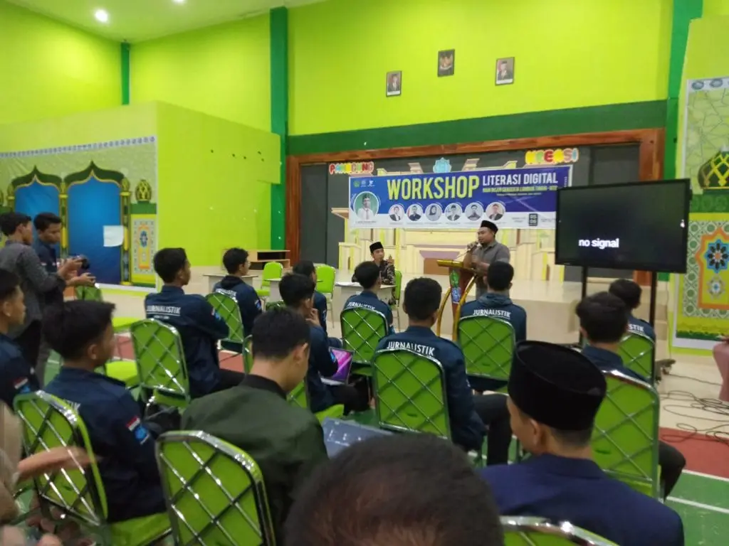 Penutupan Acara oleh WAKA HUMAS Mewakili KAMAD MAN Insan Cendekia Lombok Timur